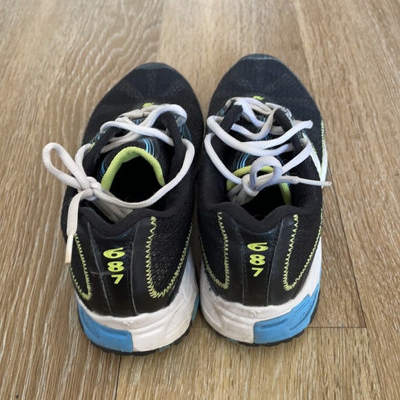 New balance sneakers - Picture 3 of 6